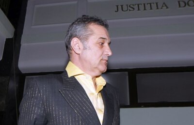 Probleme pentru Gigi Becali! A fost dat în judecată și i se cere o sumă uriașă