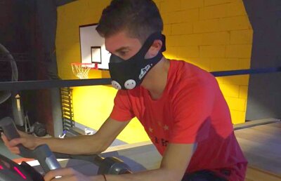 FOTO Apariție inedită pentru Florin Tănase » Atacantul se pregătește intens în timp ce colegii lui așteaptă jocul cu Zurich