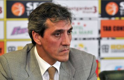 Un fost antrenor al celor de la FC Braşov a suferit un infarct în timpul unui antrenament şi se zbate între viaţă şi moarte