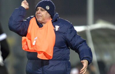 Reacție vehementă a lui Șumudică după decesul lui Prodan: "Suntem niște incompetenți! O țară de jigodii! Să vă spun ce am pățit și cu băiatul meu"