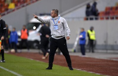 EXCLUSIV Acuze șocante din interiorul Stelei! Iată de ce echipa nu mai joacă nimic » Ruptură Reghe - jucători: "Îi tratează ca pe nimicuri"