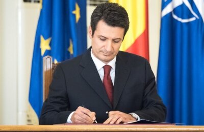 O bătrînă din Neamț a reclamat în 2015 ministrului Cadariu că ”doctorul mi-a dat forțat un aparat Vitalaire”! Urmarea: CAS a confirmat, dar a dat corporației doar un ”avertisment scris”