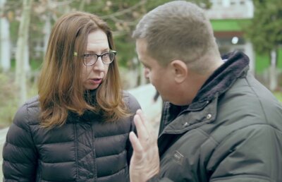 VIDEO Jurnaliștii DAȚI AFARĂ de bodyguarzi din curtea spitalului Malaxa + alte înregistrări cu managerul Secureanu!
