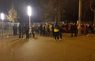 VIDEO+FOTO Dinamoviștii au dat năvală! Îmbulzeală la intrările și casele de bilete de la Arena Națională