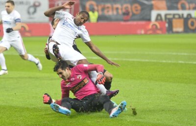 Apărarea Stelei FĂCUTĂ CIUR la derby! 5 steliști au primit nota 4! Cum au stat jucătorii lui Andone: cine a luat 8