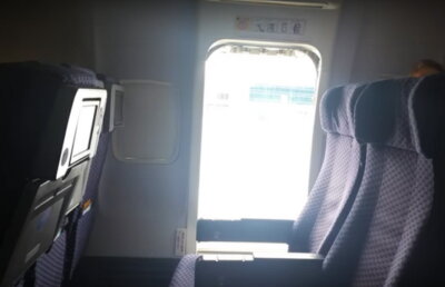 O femeie a sărit dintr-un avion în mers pe aeroportul din Houston