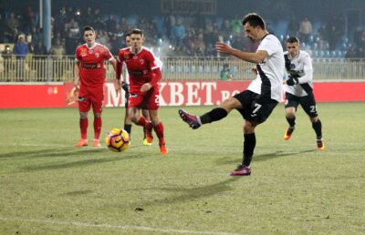VIDEO Înșelătoria din Derby » Dinamo a crezut că e puternică fiindcă a bătut-o pe Steaua, însă a încasat o corecție la Mediaș, 0-4