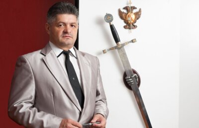 #mergemdupasistem Secureanu și-a pus fata pe listele romilor pentru că-și dorea să intre la un liceu de top din București! ”A aranjat cu fiul Mamei Omida!”