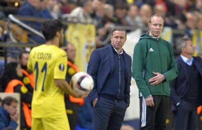 Reghecampf, mulțumit de prestația echipei cu Villarreal » Cum a explicat titularizarea lui Adi Popa în atac