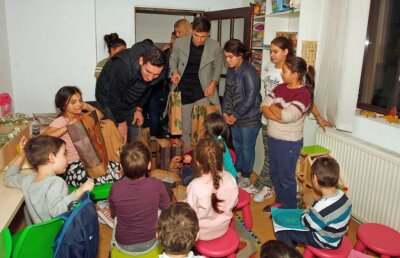 GALERIE FOTO Trei dinamovişti, gest superb pentru peste 40 de copii nevoiaşi
