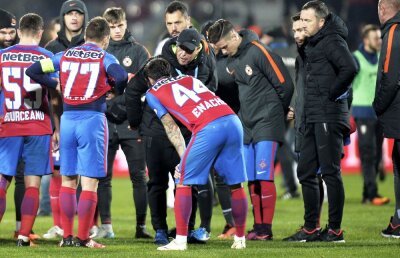 S-a săturat de critici și s-a dus la Becali! Un jucător al Stelei a cerut rezilierea contractului » Reghe e tranșant: "Nu am timp și chef să vorbesc despre asta"