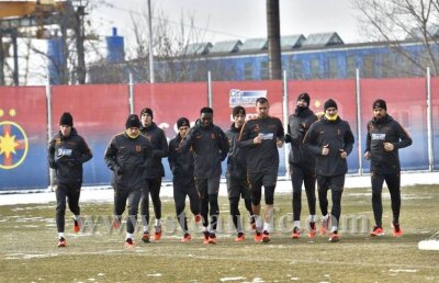 VIDEO Noi imagini din cantonamentul Stelei » Cum pregătesc steliştii începerea campionatului 