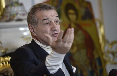 Intervenție spumoasă a lui Becali la TV! Ce mesaje a avut pentru Pițurcă, Lăcătuș și Stoica: "Tudorele, tată, am luat Steaua cu macaraua"