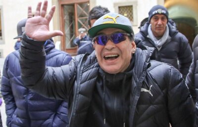 Maradona recunoaşte superioritatea lui Messi: "În 56 de ani, nu am văzut un jucător să joace ca el"