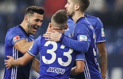 Chelsea şi Juventus se luptă pentru unul dintre cei mai doriţi fundaşi din Bundesliga