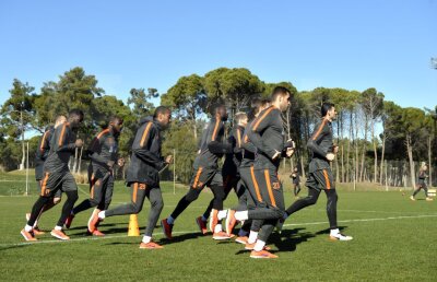 Așa joacă ofensiva Stelei » Reghe mizează pe 4 oameni în atac: cine s-a remarcat și cine a dezamăgit