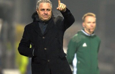 Un fotbalist al Astrei îl atacă pe Șumudică după Genk: "E umilitor! A greșit, e urât ce a făcut"