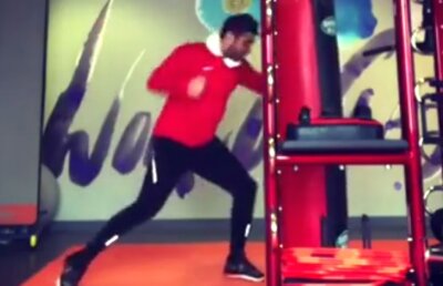 VIDEO A lăsat ranga în vestiar: Mutu ne arată cum se dă cu pumnul