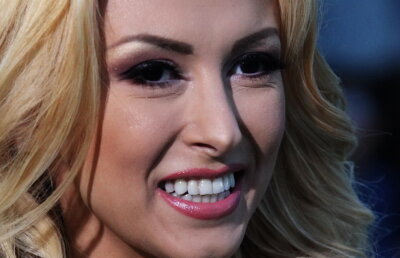 FOTO » Andreea Bălan arată fabulos la patru luni după ce a născut!