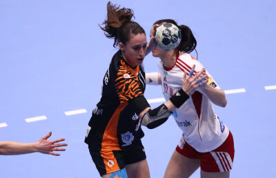 Cu gândul la locul 2 » CSM București luptă cu Larvik pentru o clasare bună în clasamentul Grupei 2