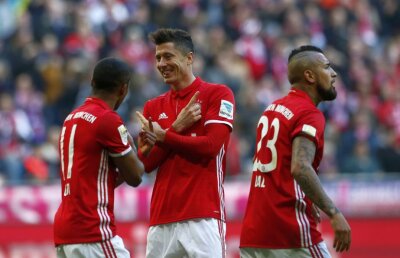 VIDEO Bayern - Hamburg 8-0, Freiburg - Dortmund 0-3 » Trupa lui Ancelotti rămâne lider, în timp ce Borussia își consolidează locul 3