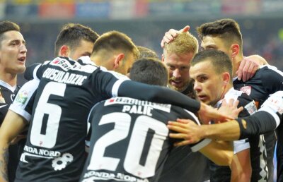 4 dinamoviști au fost în cazino înainte de meciul cu Steaua! Au jucat la "păcănele" și la ruletă