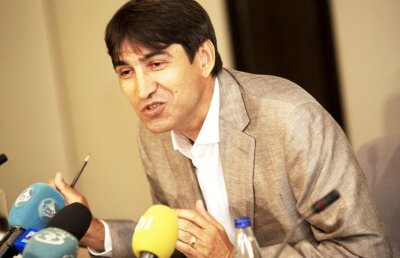 Dezvăluiri ULUITOARE ale lui Victor Pițurcă: "La Zurich, Reghe abia s-a trezit ca să meargă la meci" » Acuze incredibile: "Antrenorul și managerul beau înainte de fiecare meci"
