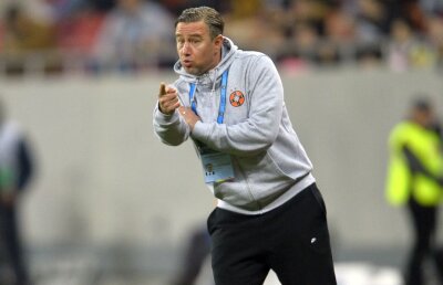 Oglindă, oglinjoară, cine-i mai frumos în țară? :) Surprinzător » Unde a fost Reghe înaintea meciului cu Dinamo 