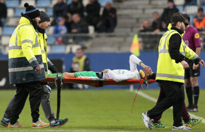 VIDEO Scena terorii » Stadionul Bastiei e spaima fotbalului: un mijlocaș a rămas inconștient după ce a fost lovit cu piciorul în figură