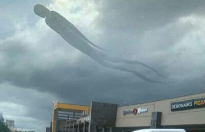 VIDEO Fenomen misterios pe cerul Zambiei: ”Ne atacă dementorii” :)