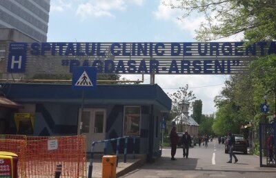 Poliția a descins la Bagdasar-Arseni, după ce s-au descoperit în curtea interioară seringi și fiole de sedative. Ce s-a întâmplat?