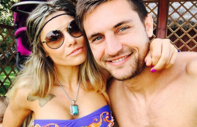 FOTO Iubita lui Tătărușanu a ajuns vedetă în Italia: ”E mereu alături de el, ea e secretul lui!”