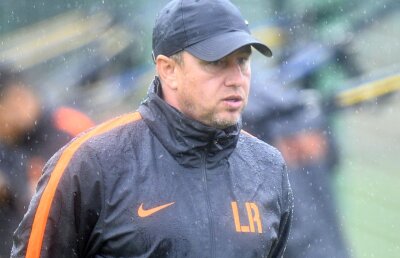 Reghe s-a enervat la conferința de presă: "Lăsați-mă cu naționala! Nu mă interesează"