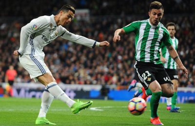 VIDEO Toșca în vârtejul erorilor » Trei gafe mari făcute de fostul fundaș stelist în meciul cu Real, 1-2