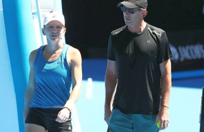 Intervenția lui Cahill din timpul meciului pierdut de Halep: "Te chinui?"