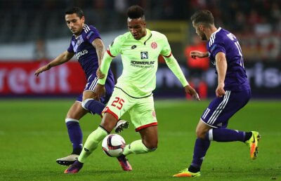 UPDATE Tabloul complet al "sferturilor" Europa League: cel mai tare adversar posibil pentru Chipciu și Stanciu! » Fotbaliștii români au comentat tragerea