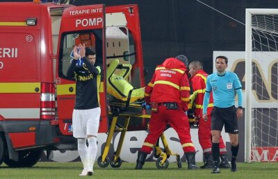 Vești îngrijorătoare pentru Silviu Lung după accidentarea din meciul cu CFR + Daum a ales cine-i va lua locul pentru meciul cu Danemarca