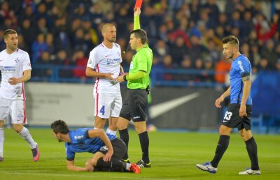 FOTO + VIDEO Tamaș, eliminat în debutul partidei cu Viitorul » Intrare dură a fundașului stelist! Ratează derby-ul