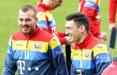 Marea dilemă înainte de România - Danemarca » Pe cine trebuie să mizeze Daum: Alibec sau Keșeru?