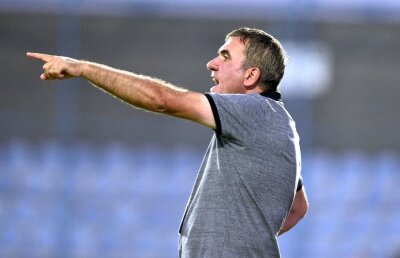 Săgeți între legende! Stelea îl atacă pe Hagi: "E greu de lucrat cu el! Nu acceptă asta"