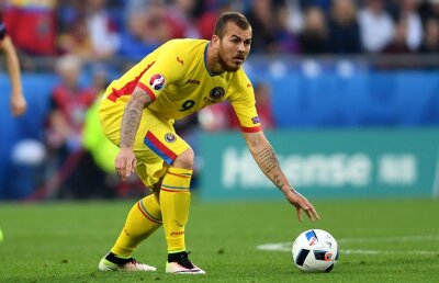 Alibec, ironizat înaintea meciului România-Danemarca: "El e mai preocupat să discute cu arbitrul"