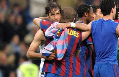 Fanii Realului, scandalizați » Raul Gonzalez la Barcelona? "Ăsta e fotbalul. Trebuie să recunoaștem că au făcut lucrurile bine în ultimii ani"
