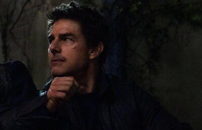 GALERIE FOTO » Tom Cruise are o noua iubită! Este cu 25 de ani mai tânără decât el