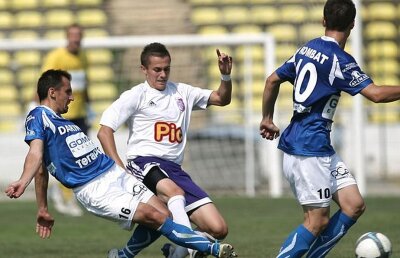 EXCLUSIV Povestea atipică a unui fotbalist de la Petrolul » A luat 9.61 la BAC, a terminat ASE-ul, iar în trecut a fost pe lista Universității Craiova 