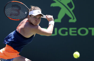 Înfrângere cu nervi » Halep s-a luat la ceartă de mai multe ori cu Darren Cahill și a fost eliminată de la Miami