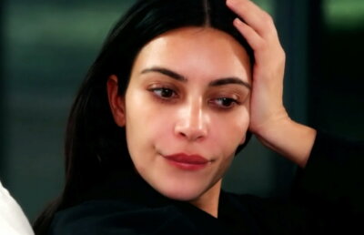 Kim Kardashian: "M-a prins de picioare şi nu aveam haine pe dedesubt. Am crezut că mă va viola"