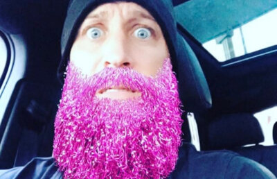 I-a crescut barbă roz de când caută echipă :) Situație neașteptată pentru o fostă vedetă a fotbalului