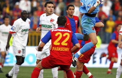 Mai țineți minte cum era? De la Claudiu Răducanu, la Adi Cristea și Dănciulescu! 5 derby-uri FCSB - Dinamo care au făcut istorie. Care a fost favoritul tău? 