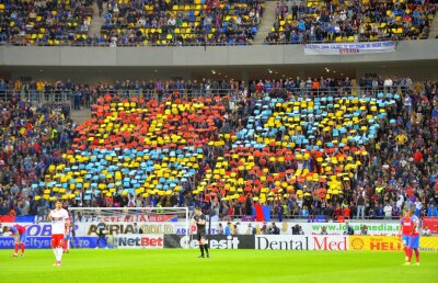 FOTO Epic fail! Pentru asta au făcut brainstorming pe facebook? » Prima "coregrafie" din era FCSB e... de dat uitării! :D