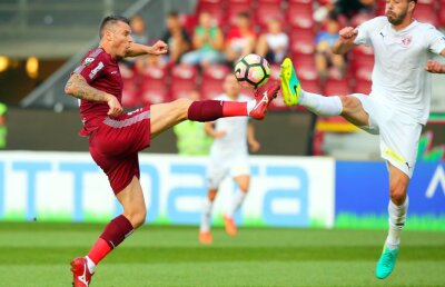 EXCLUSIV Scandal la CFR Cluj! Golgeterul echipei a intrat în conflict cu Miriuță + Motivul pentru care nu mai e inclus în lot